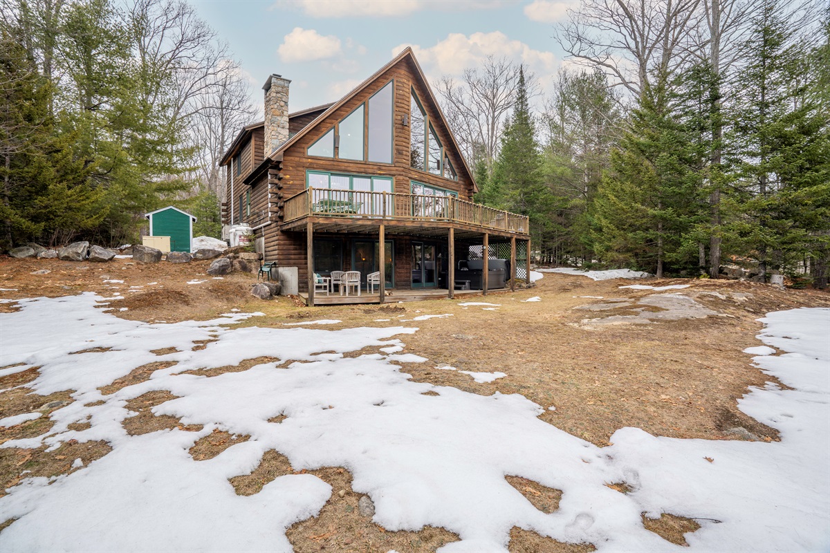 Tucked into the trees, this spacious chalet offers privacy, comfort, and easy access to outdoor adventure.