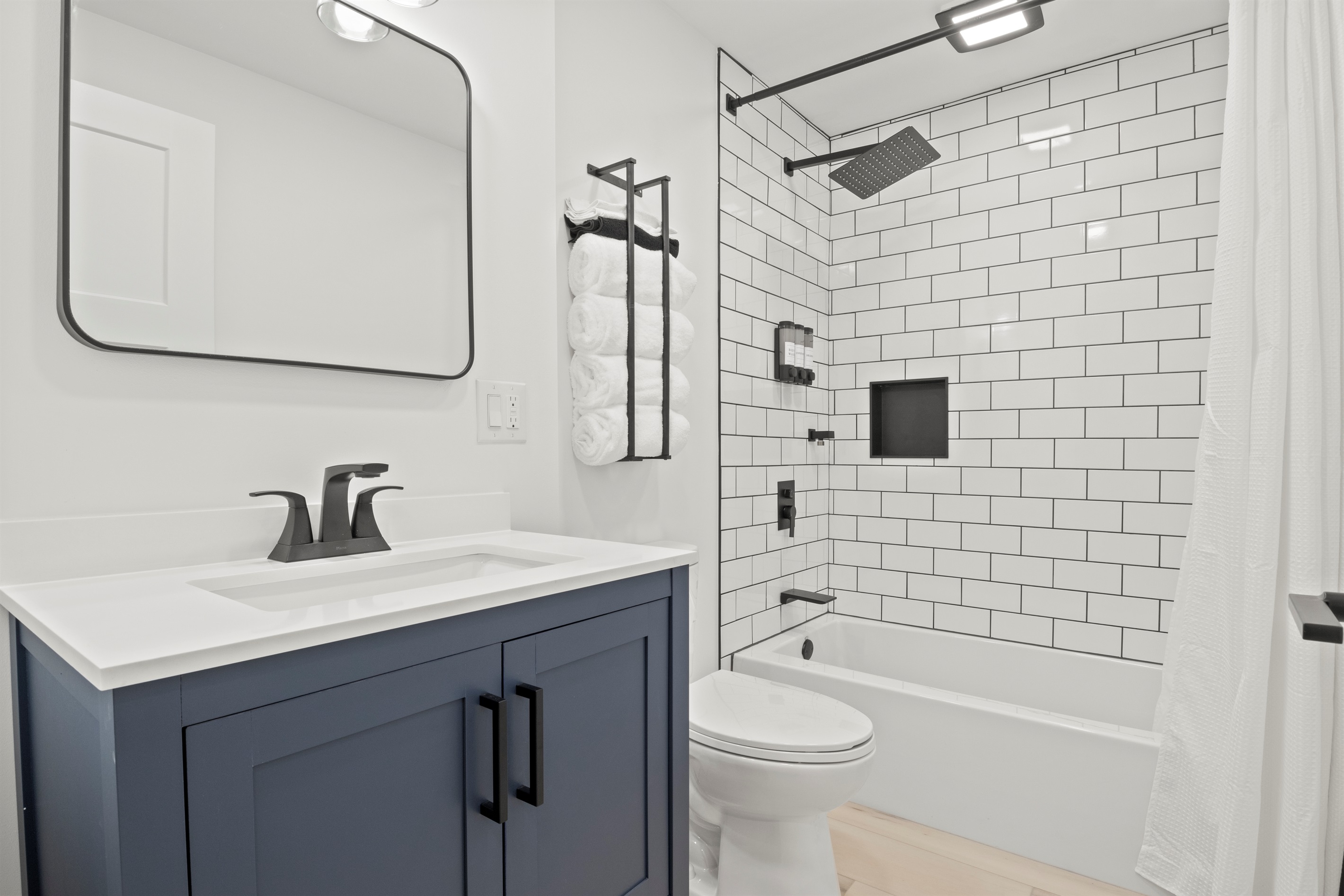 Bathtub/Shower combo