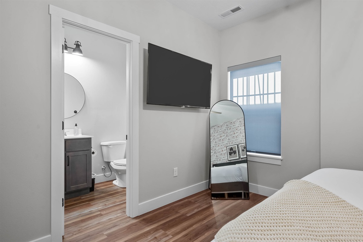 Lower level King #4 bathroom