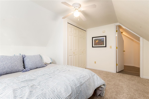 Upstairs King Bedroom 4