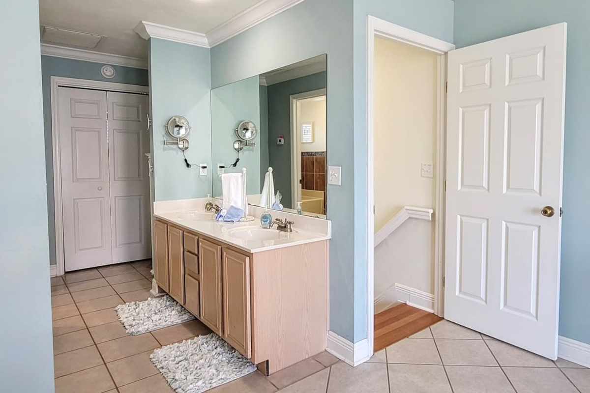 Special touches in the master suite show up right when you need them &mdash; the details that turn an ordinary stay into one you actually remember.