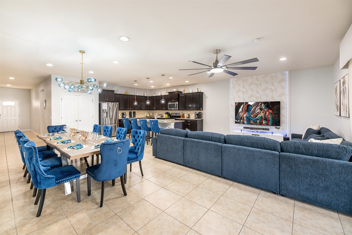 Twin Palms Villa: Kitchen/Living Room