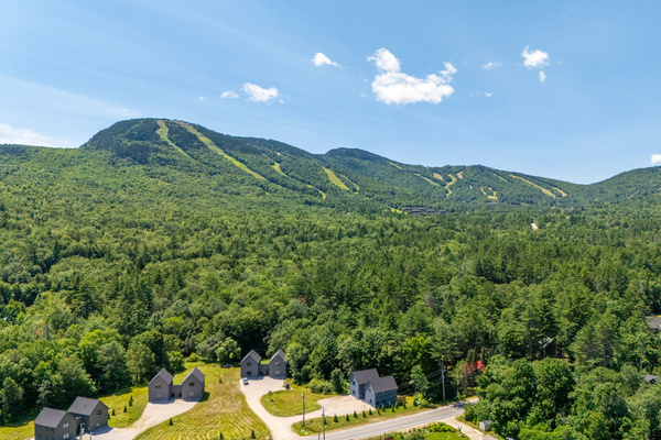 Enjoy an incredible mountain setting with scenic views stretching across the horizon.