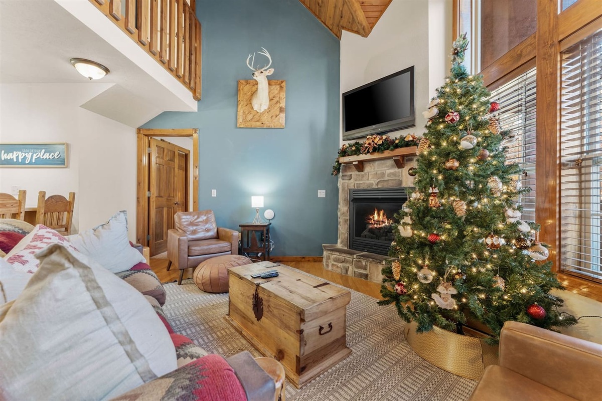 Come home from Branson&rsquo;s Christmas shows and lights to your own tree, glowing fireplace and cozy cabin Christmas.