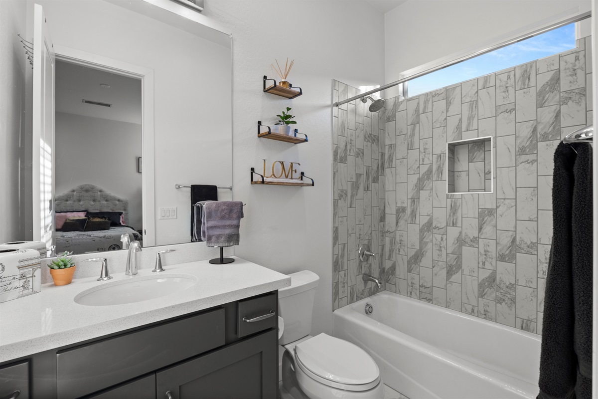 The Grand Peoria Estate – 5BR / 4.5BA Luxury + Casita — Modern Home | Sleeps 10 | Family Escape w/ Casita, Peoria, Arizona — photo 40