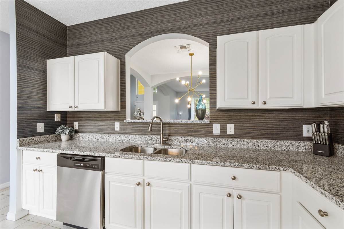 Spacious Kitchen with Modern Appliances