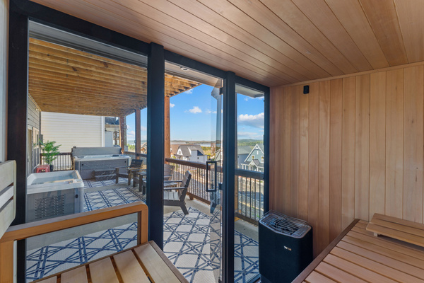 Wellness porch. 4-person Swedish Sauna by Tylo.