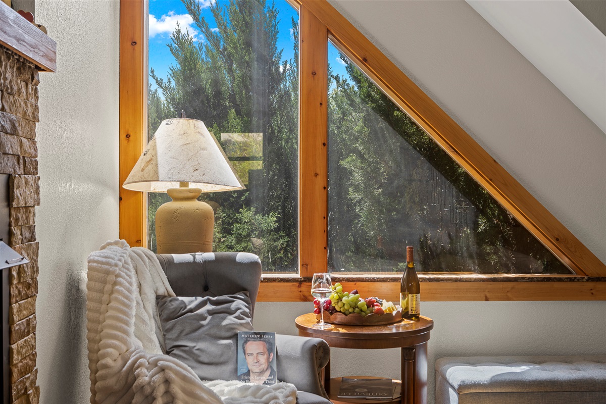 Reading Nook: Enjoy mountain views with a glass of wine, fresh fruit, and a good book!