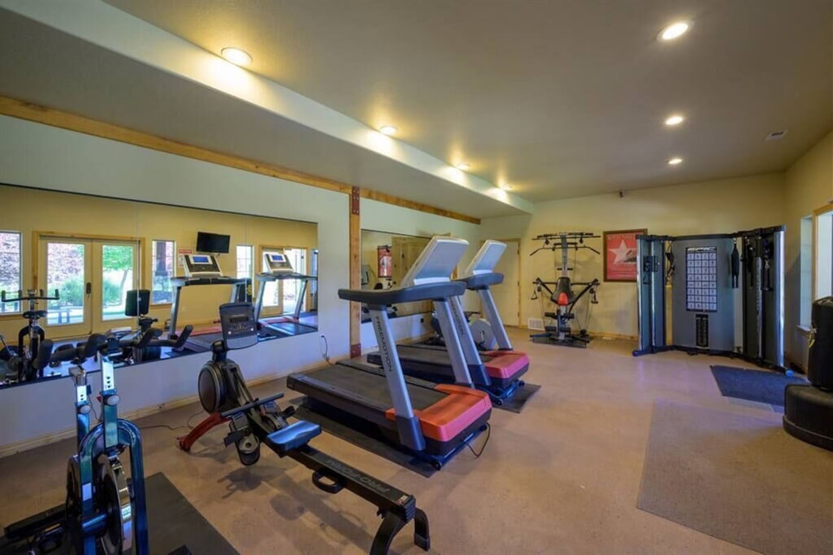 Moose Hollow Community Gym