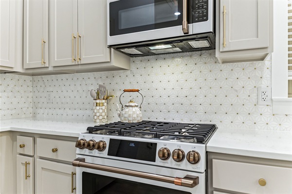 Fully equipped kitchen