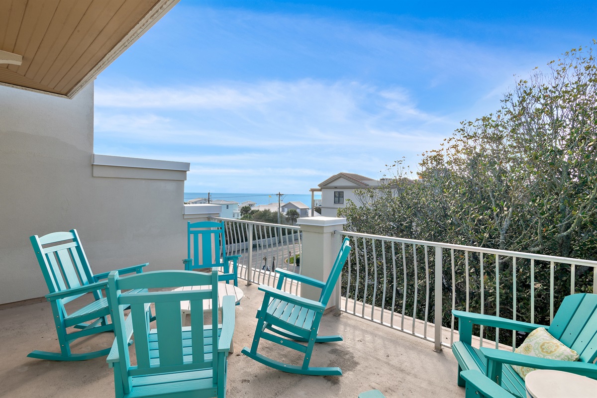 Sunrise and sunset views of the Gulf from the huge rooftop patio!