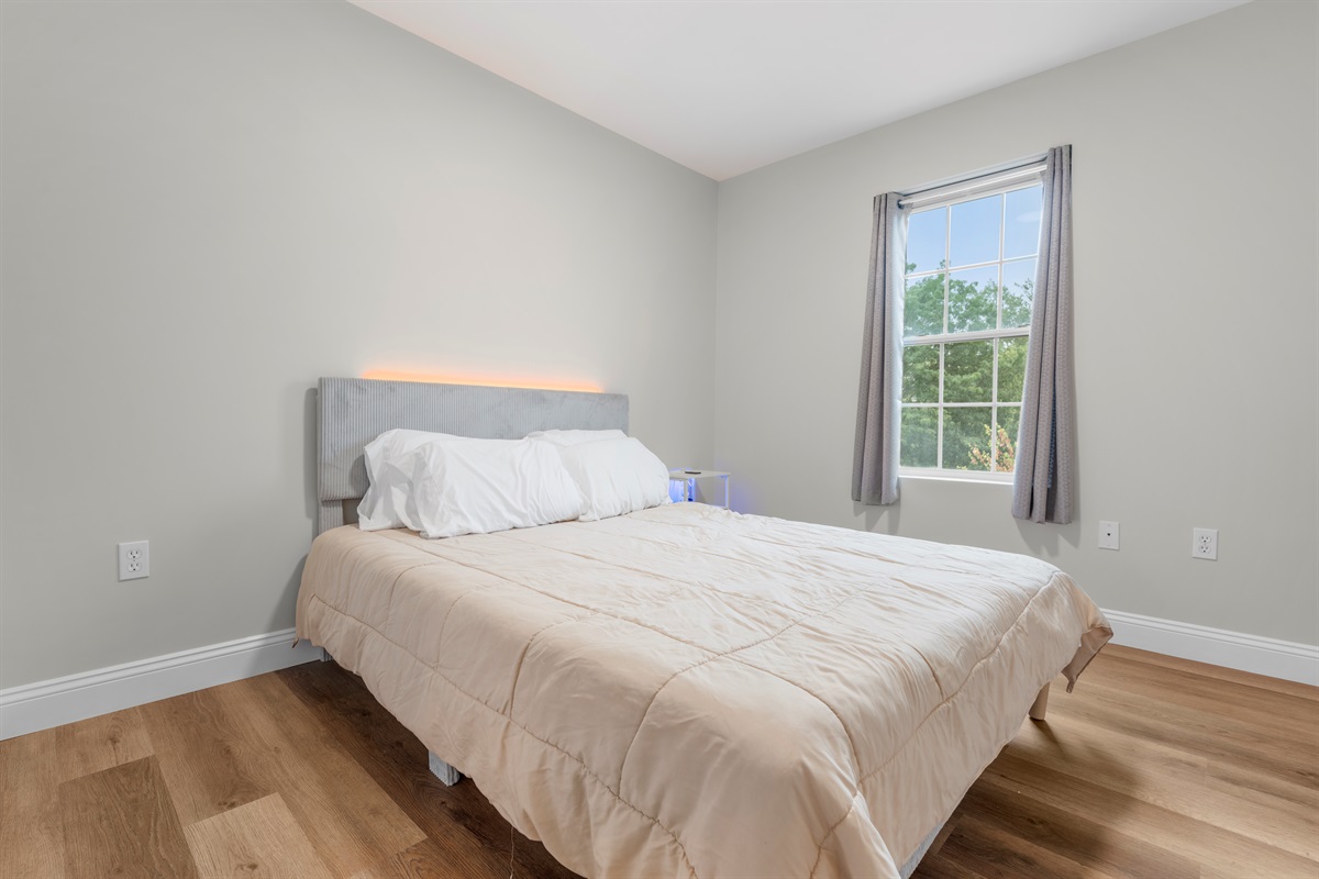 Queen Bedroom 3