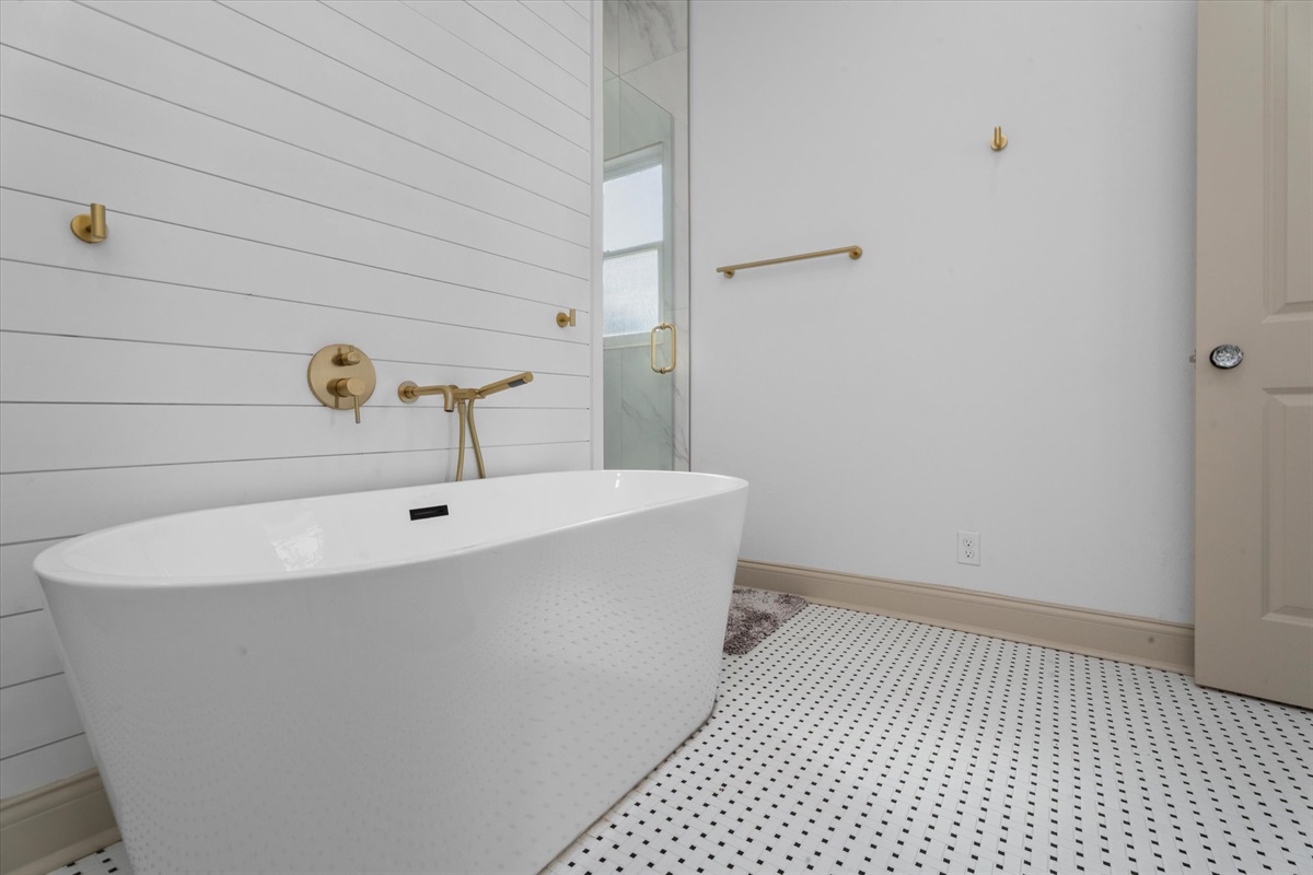 4a25bfc9206c41fb8046684ad2616a4b Large | Beachhouse | Texas | TX | Vacation Homes | Galveston | Crystal Beach | Kokomo | Breezy Days | Beachfront Elegance | Sunrise Serenity | Southern Sands Property Management, LLC