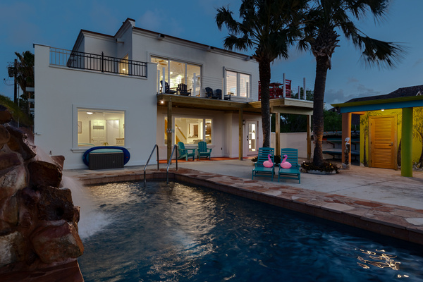 Beautiful evenings under the palm trees in the pool