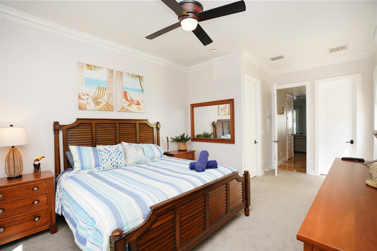 Ground floor king bedroom with bathroom  is accessible  without stairs or elevator.