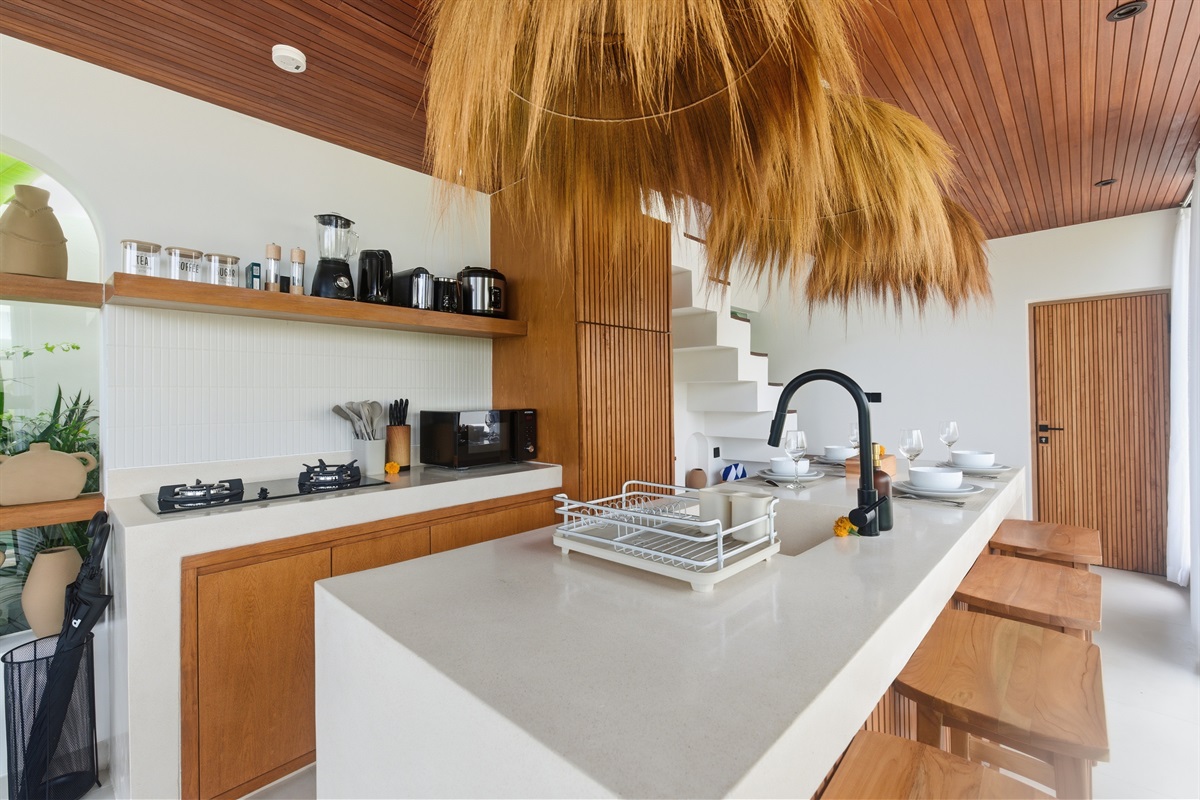 Kitchen & Dining Area