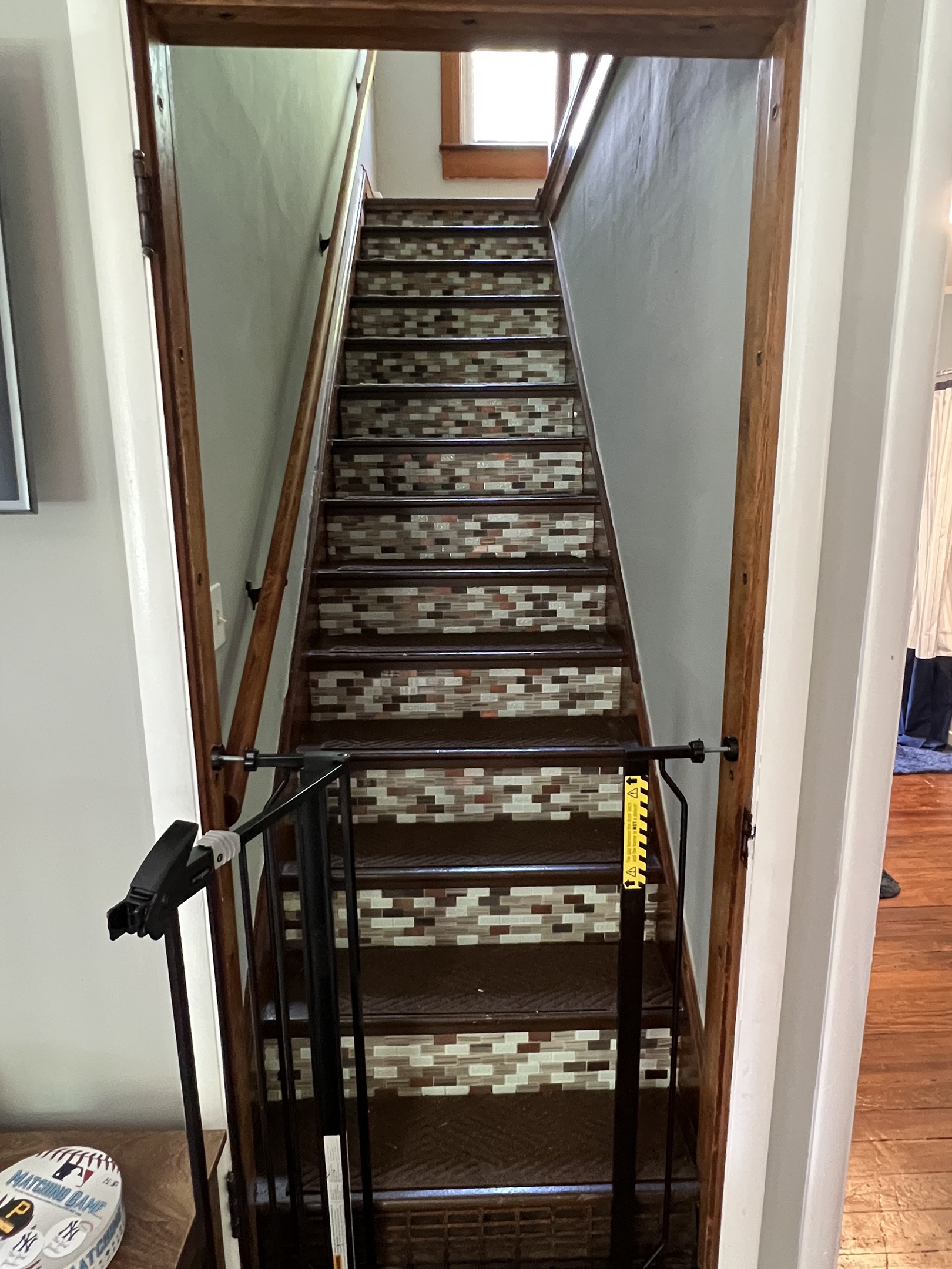 Stairs w/ baby gate to 2nd floor