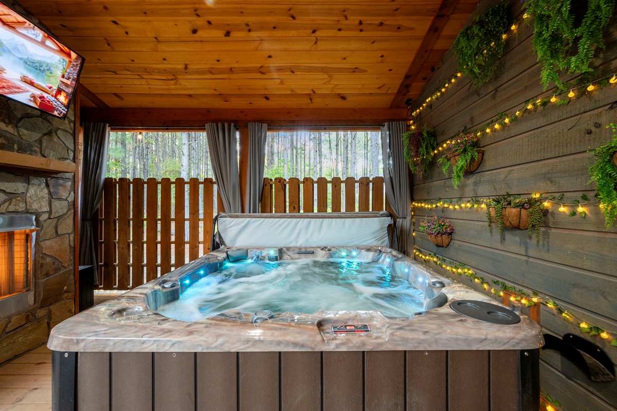 🎬 Movie nights in the spa? Yes, please!