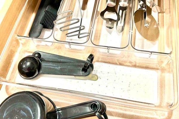 Basic measuring spoons and food prep cutlery