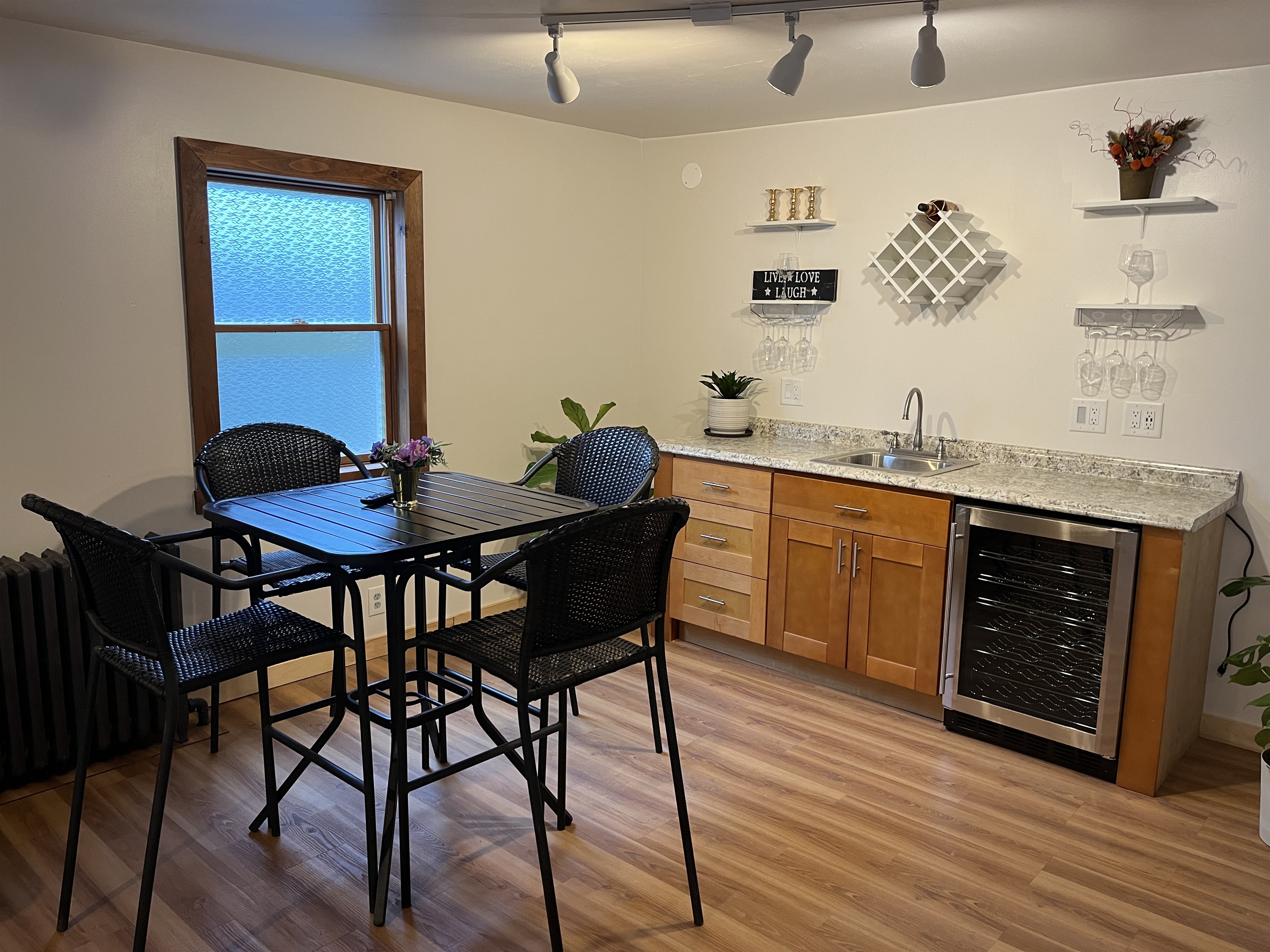 Bar area adjacent to living room