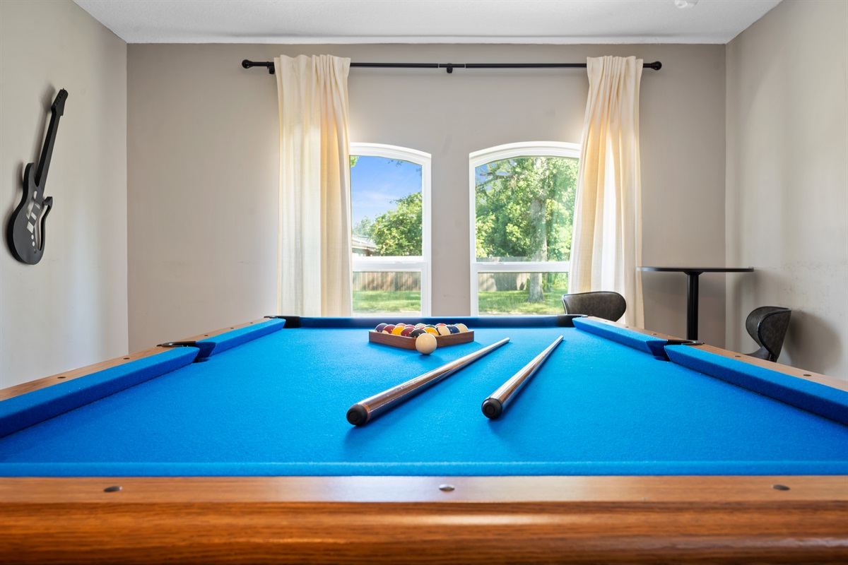 Entertainment Room | Pool Table