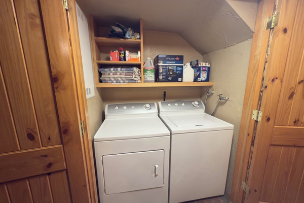 Laundry Closet with washer, dryer and Turkish towels for saunas and pool (they dry so much faster)