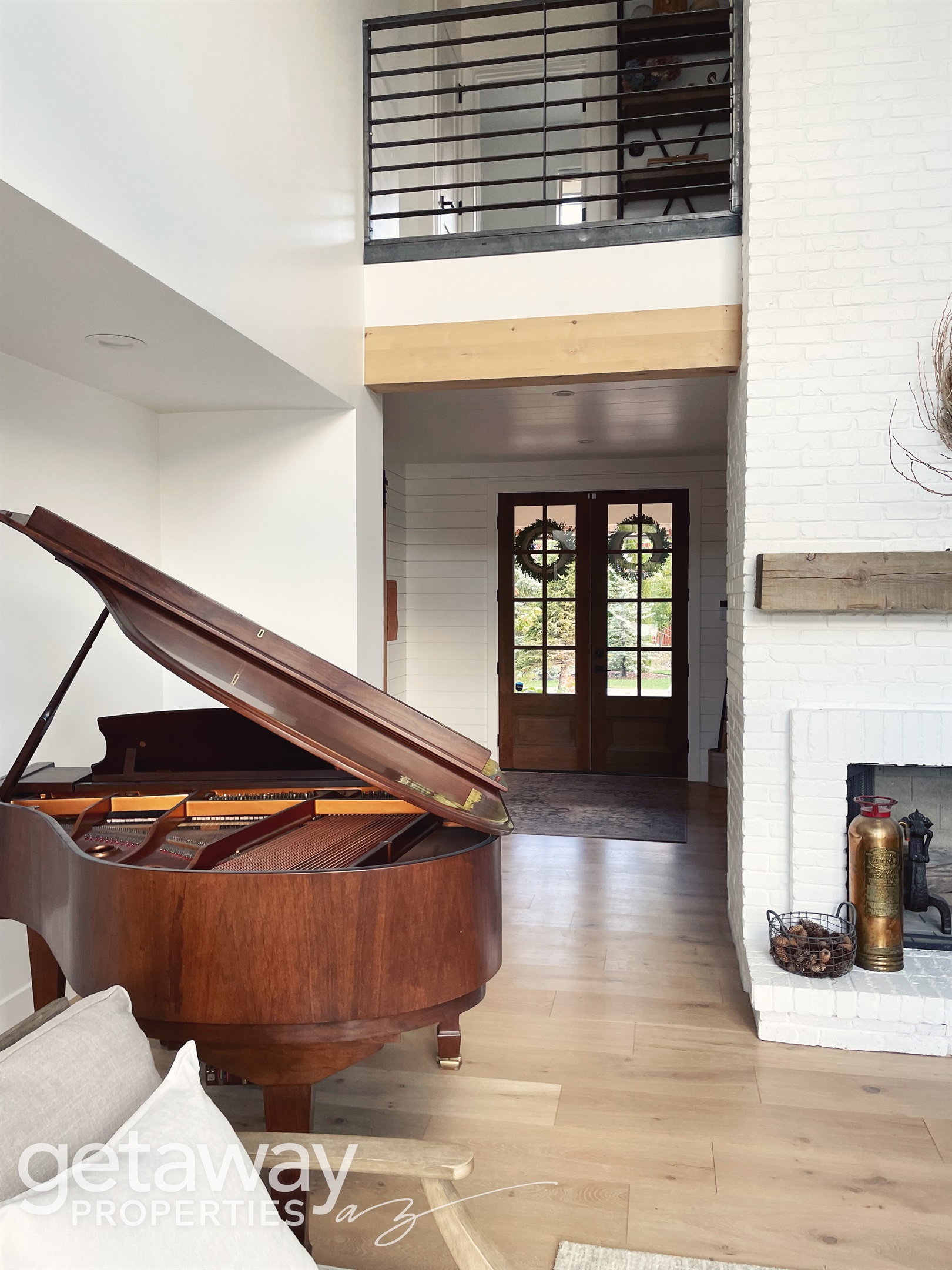 baby grand piano