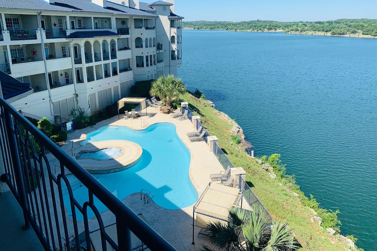 Stunning Lake Travis & Hill Country Views from Top Floor Patio