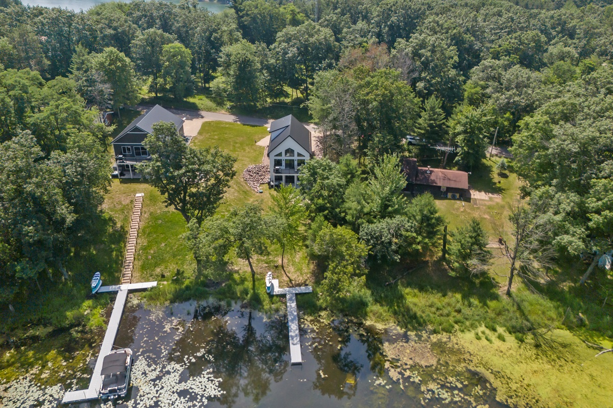 Step out your back door and take just a few steps to the pier—lake life is truly just outside your door.