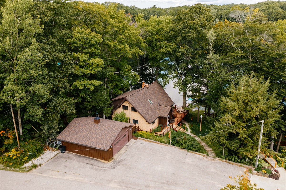 Aerial shot showing Loon’s Lakehouse private parking