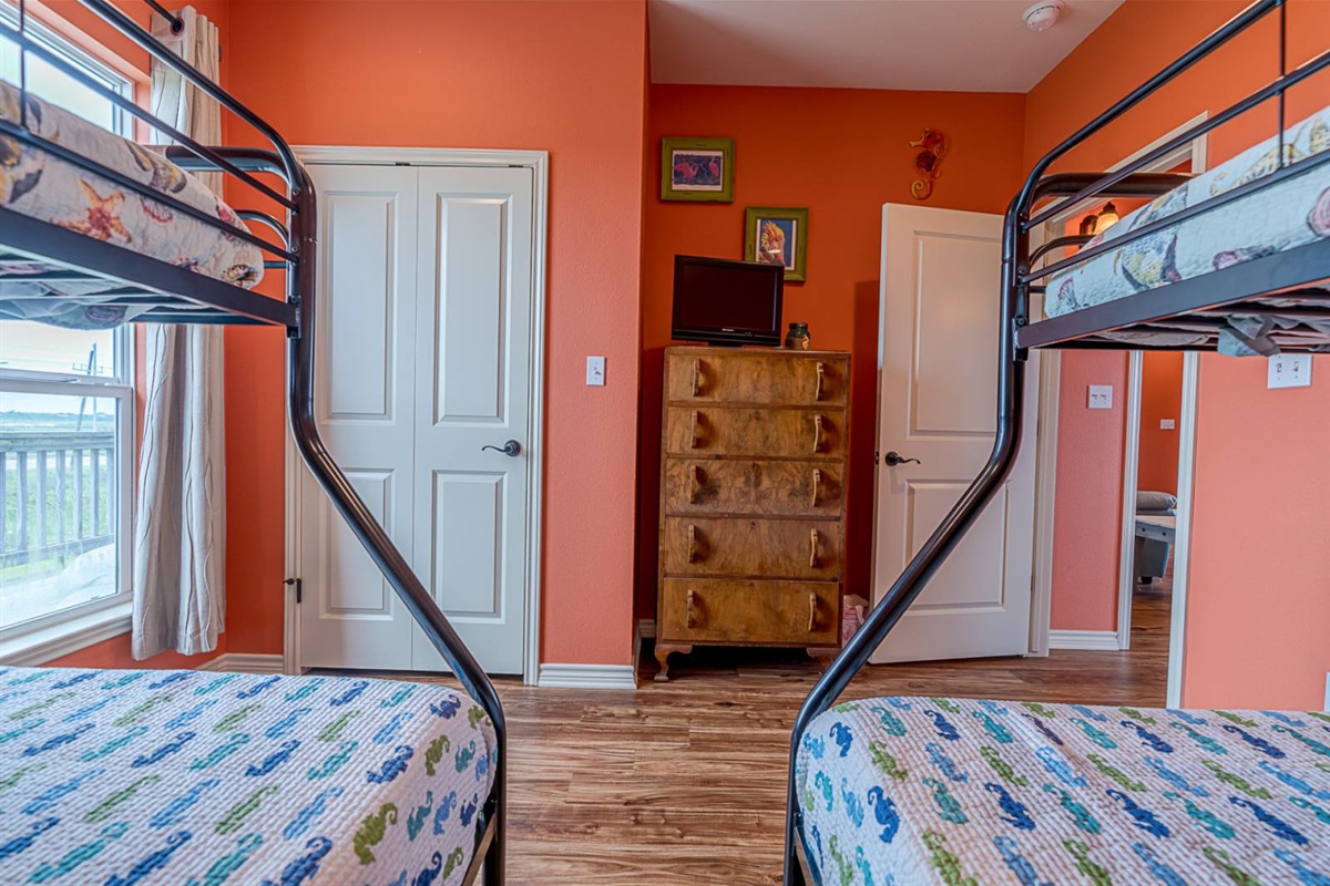 4a99f5d1de314d2db088c5f40a8df575 Large | Beachhouse | Texas | TX | Vacation Homes | Galveston | Crystal Beach | Kokomo | Breezy Days | Beachfront Elegance | Sunrise Serenity | Southern Sands Property Management, LLC