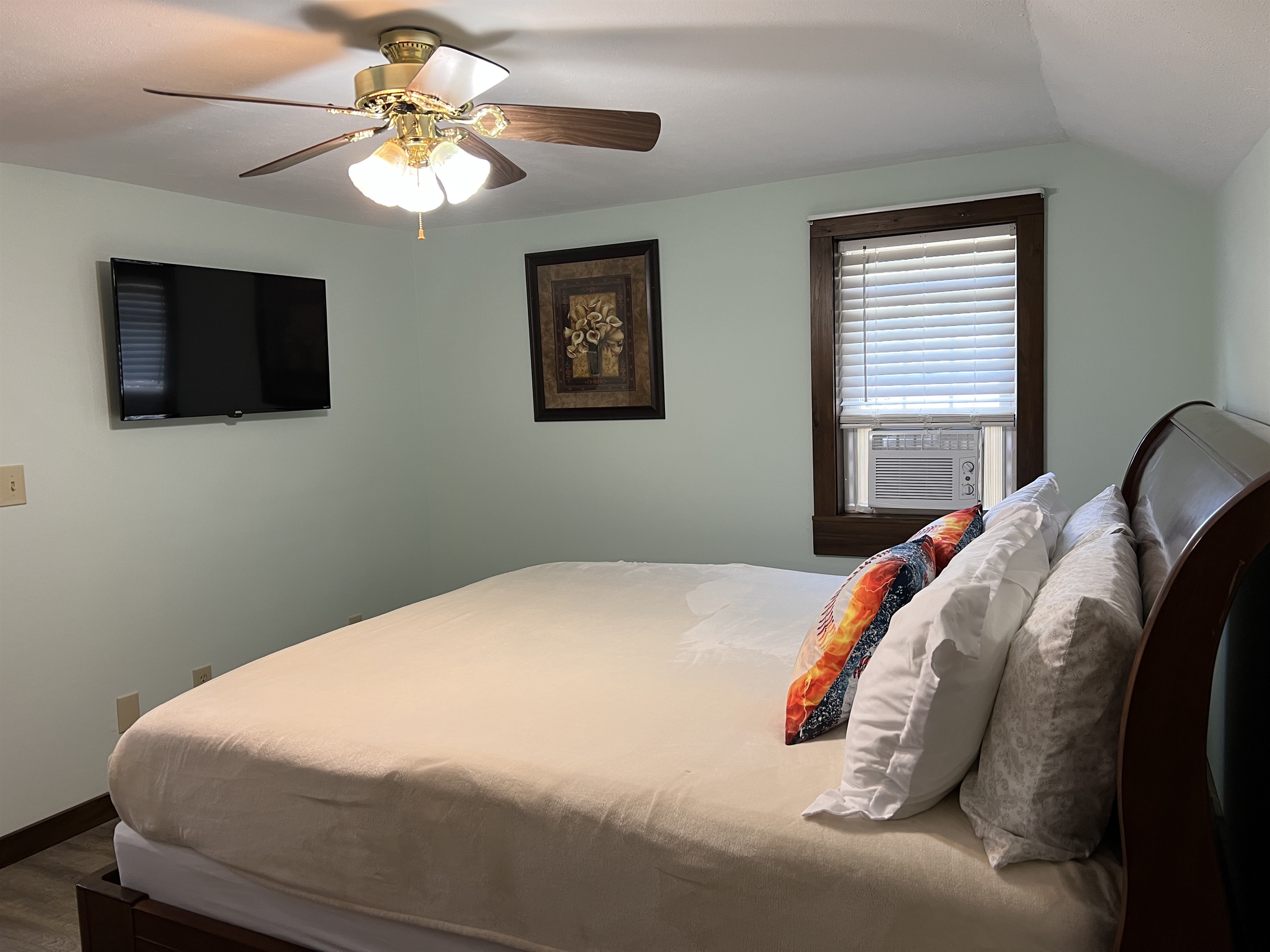 Roundtripper 2nd floor King bedroom #2 with smart TV and AC.