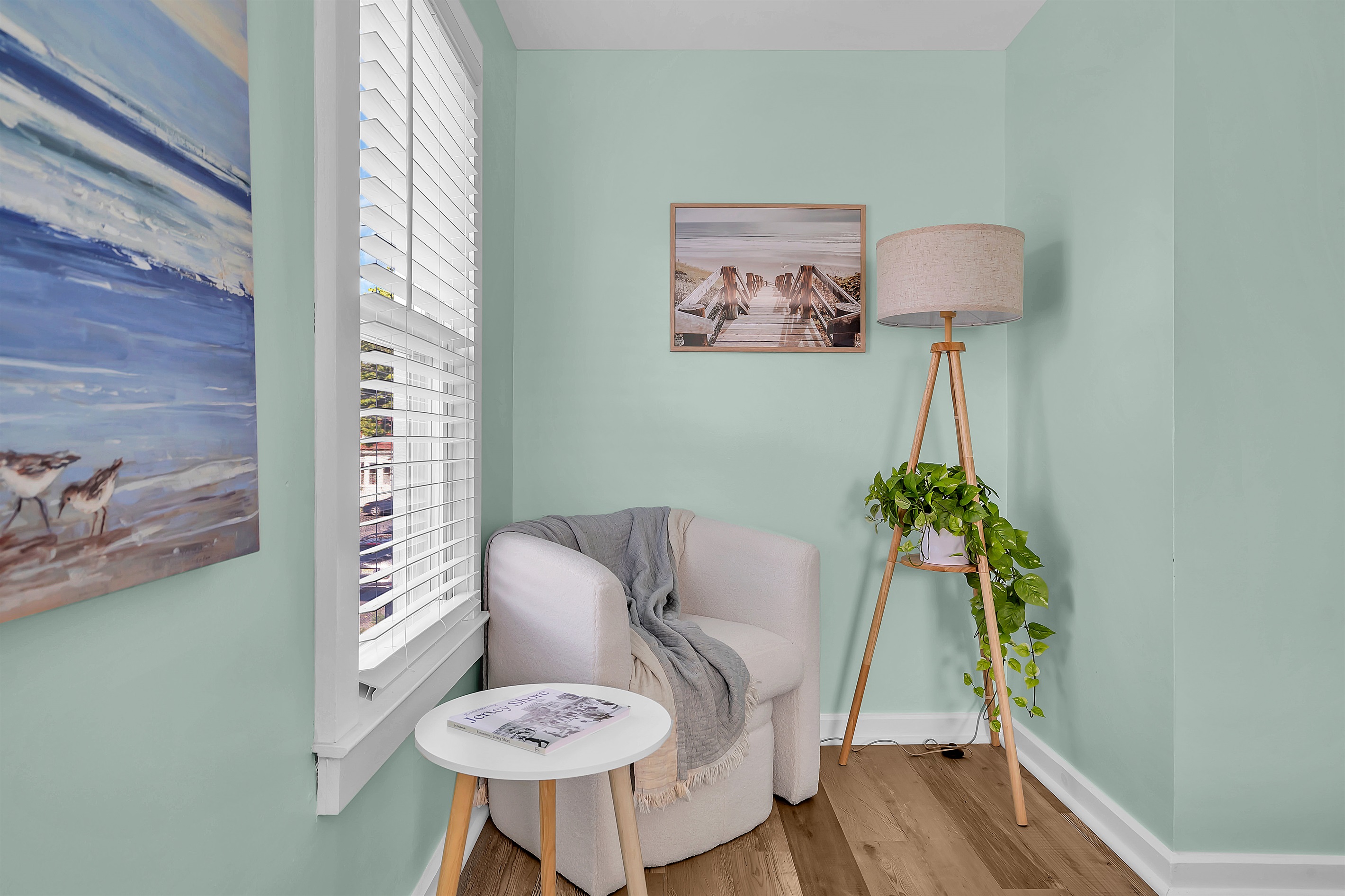 Looking to cozy up with a good book? Enjoy our warm, reading nook with your favorite read.