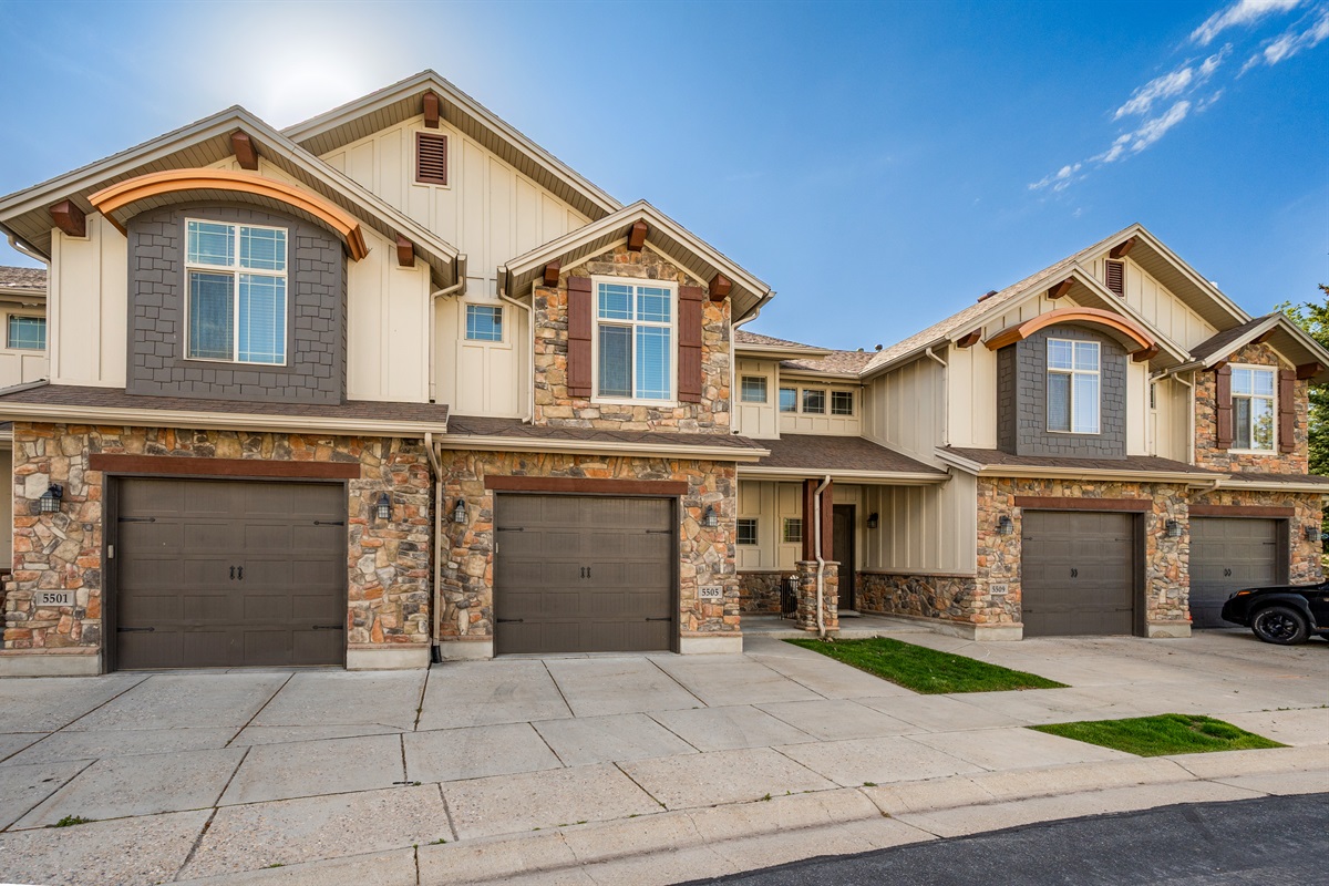 Modern townhome with mountain charm in the peaceful Aspen Meadows community.