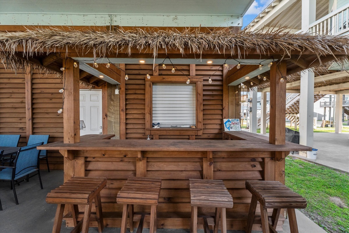 4ab7d0b858124b44a1bef57c1e662d42 Large | Beachhouse | Texas | TX | Vacation Homes | Galveston | Crystal Beach | Kokomo | Breezy Days | Beachfront Elegance | Sunrise Serenity | Southern Sands Property Management, LLC