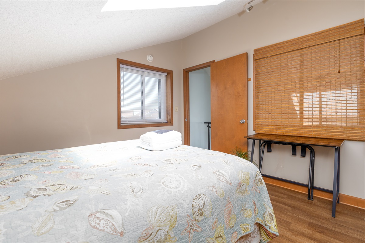 Loft bedroom offers an ensuite bathroom