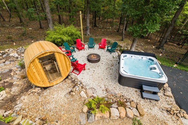 Relax & unwind – backyard oasis with hot tub, sauna & fire pit