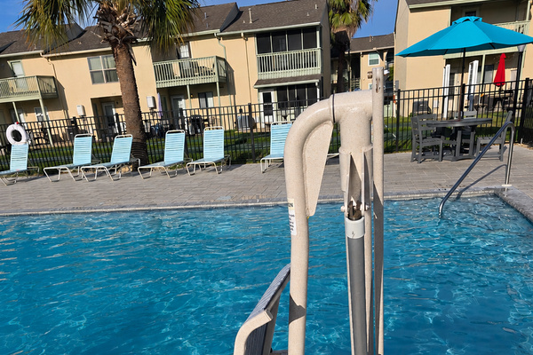 Handicap Pool Lift at Damon Pool