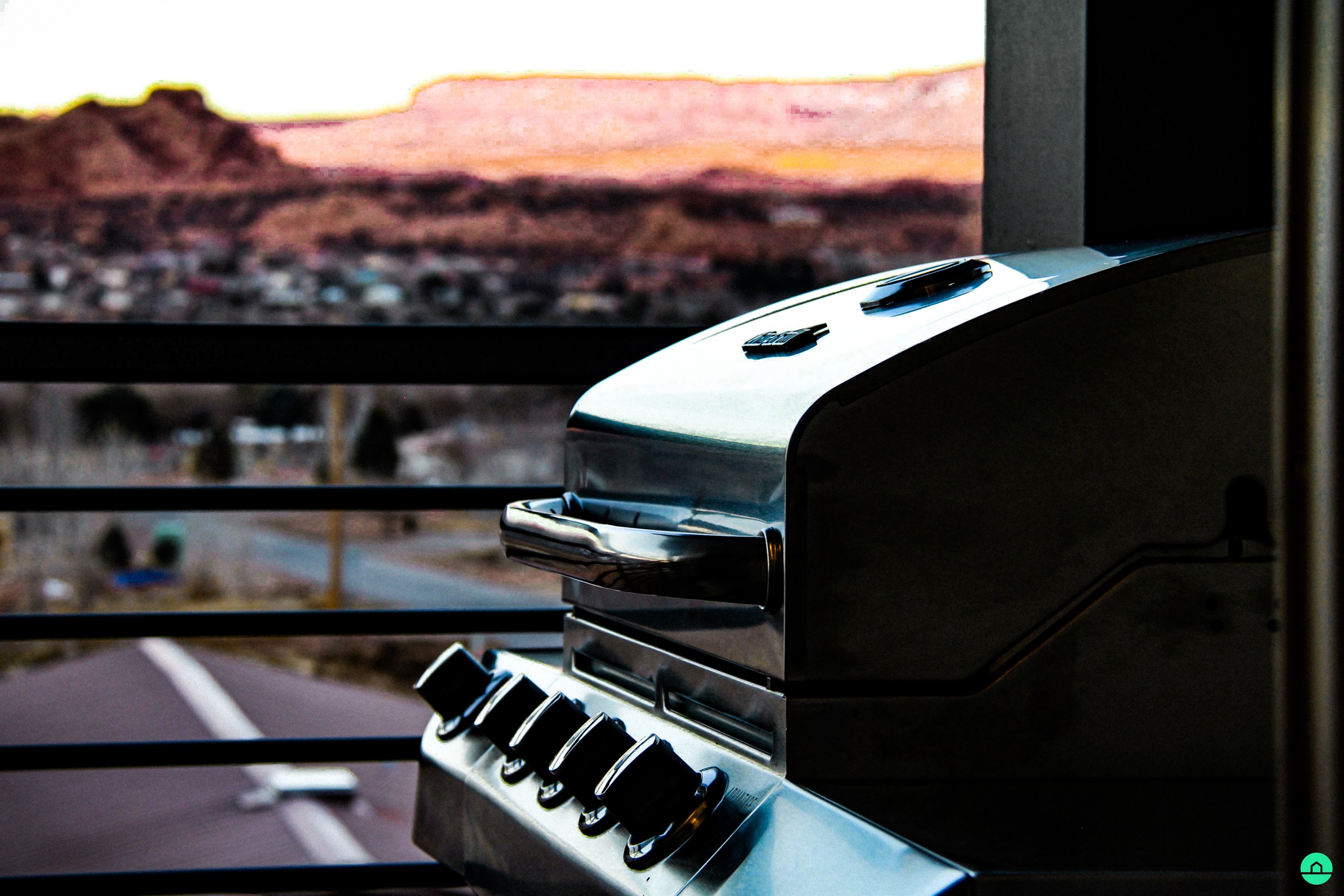 Balcony with BBQ & Views