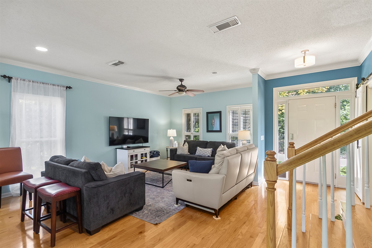 Main Living Area, Spacious and Comfortable