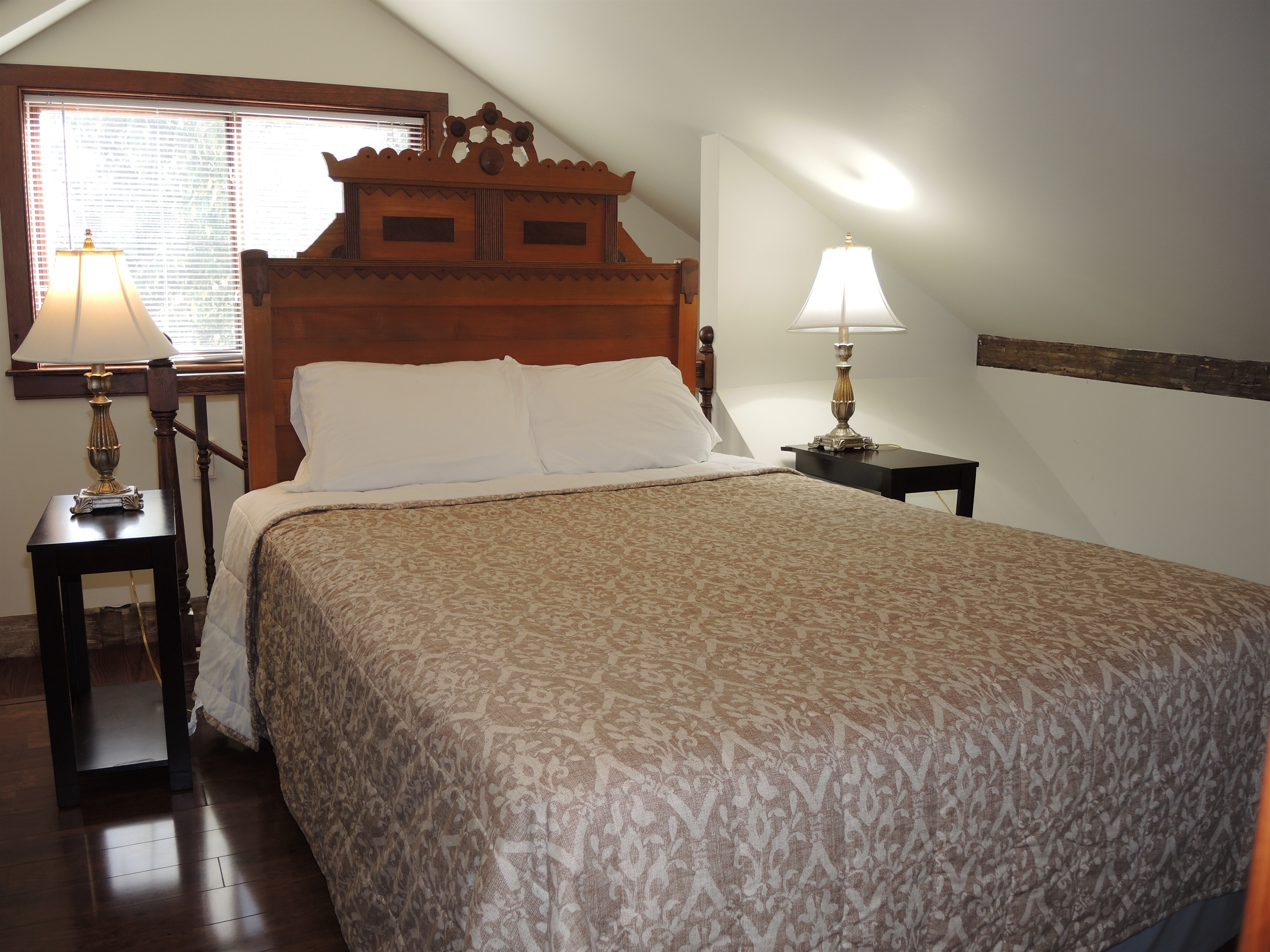 Queen Bedroom