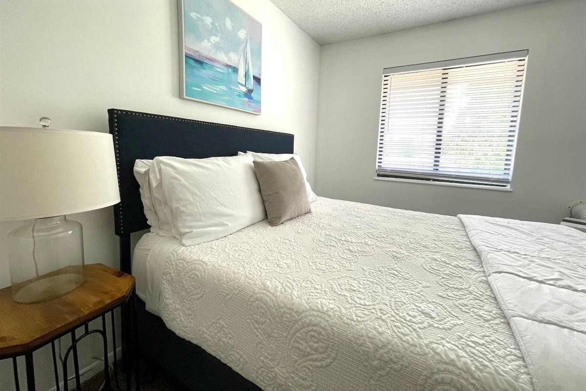 Bedroom 2 with Queen size memory foam bed.