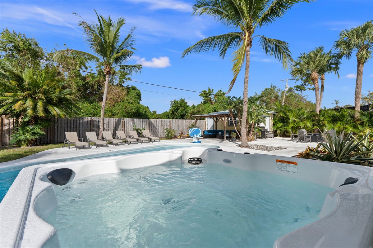 6 seat hot tub