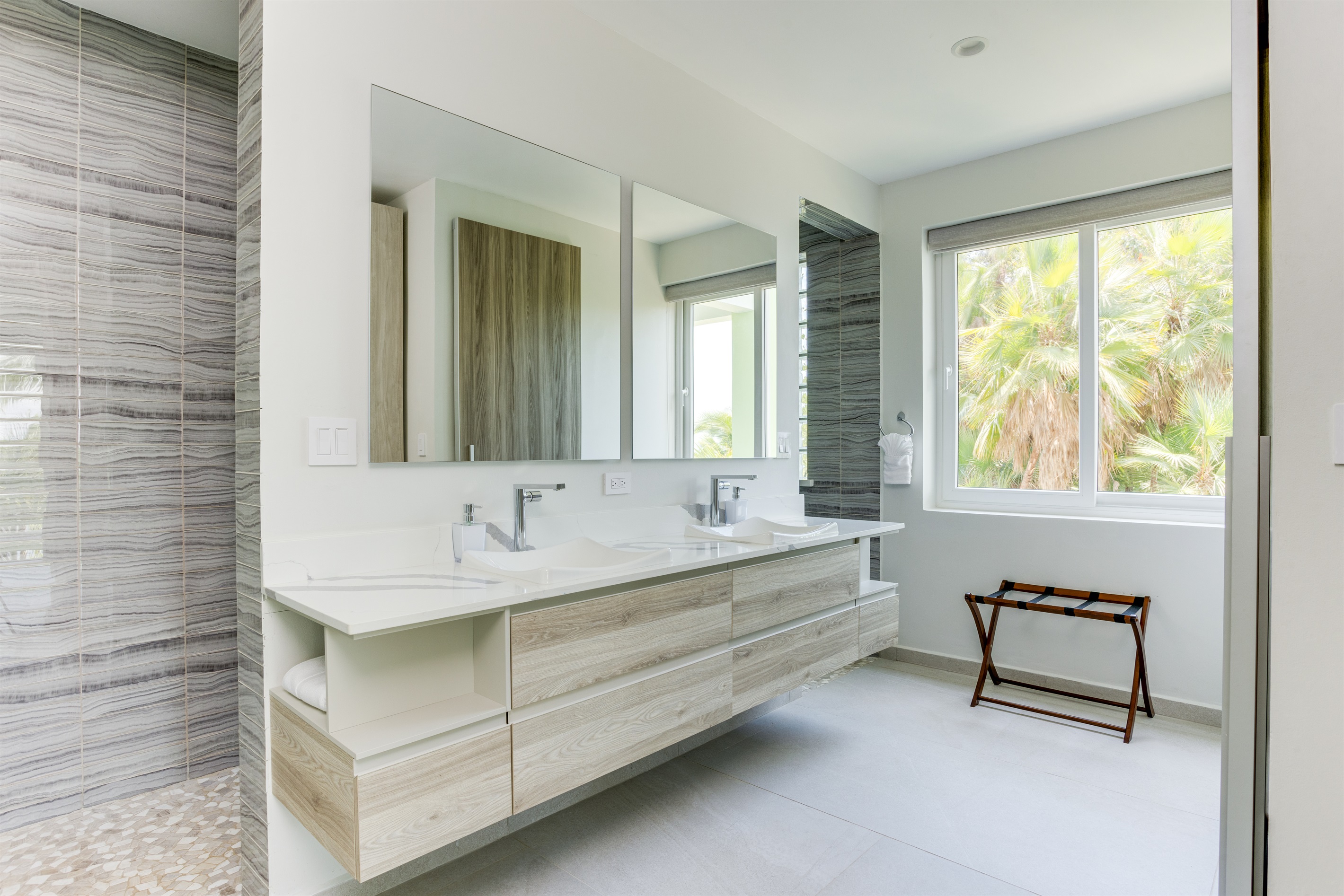Bathroom 1: Walk In Shower Entrance