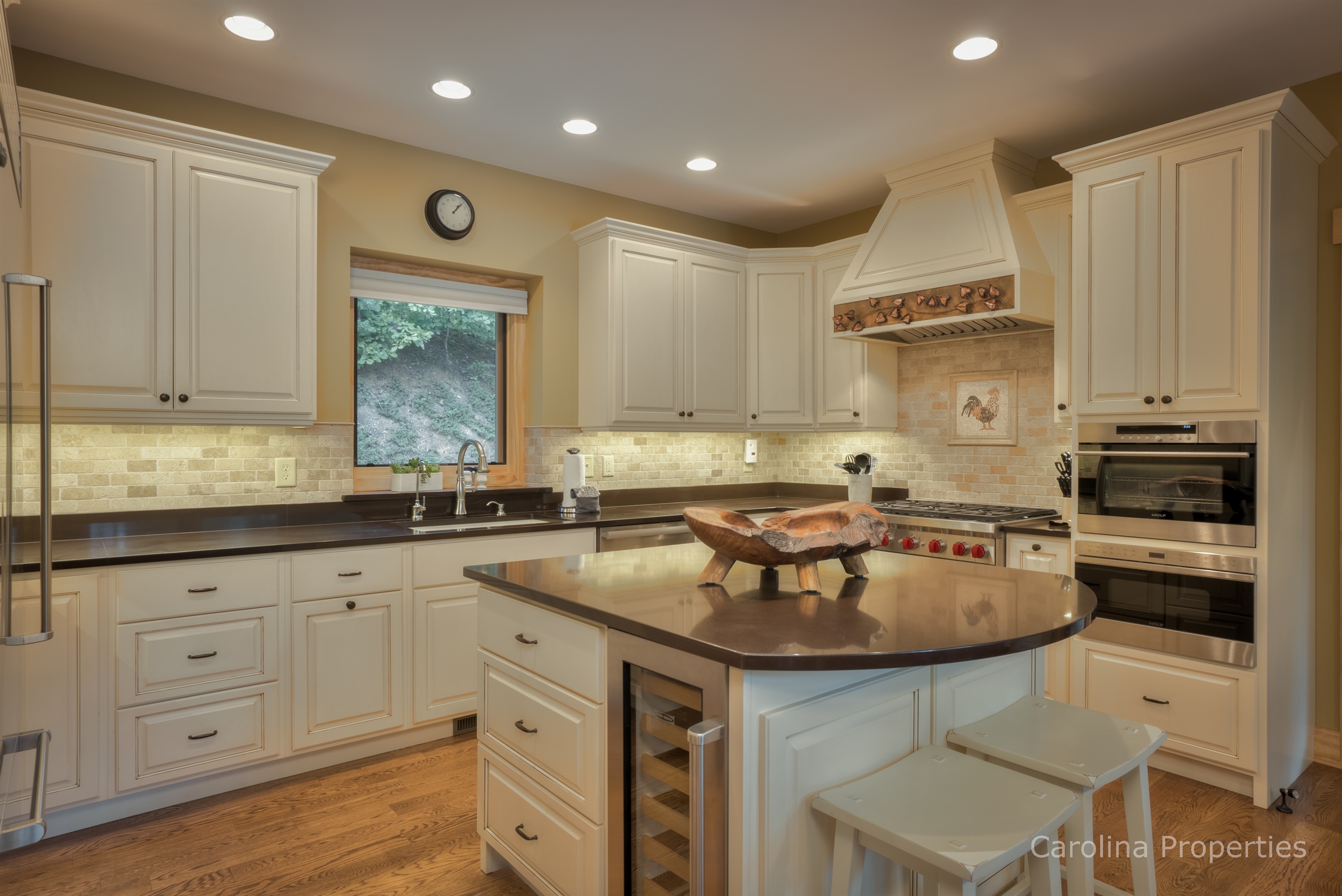 Fully functional kitchen