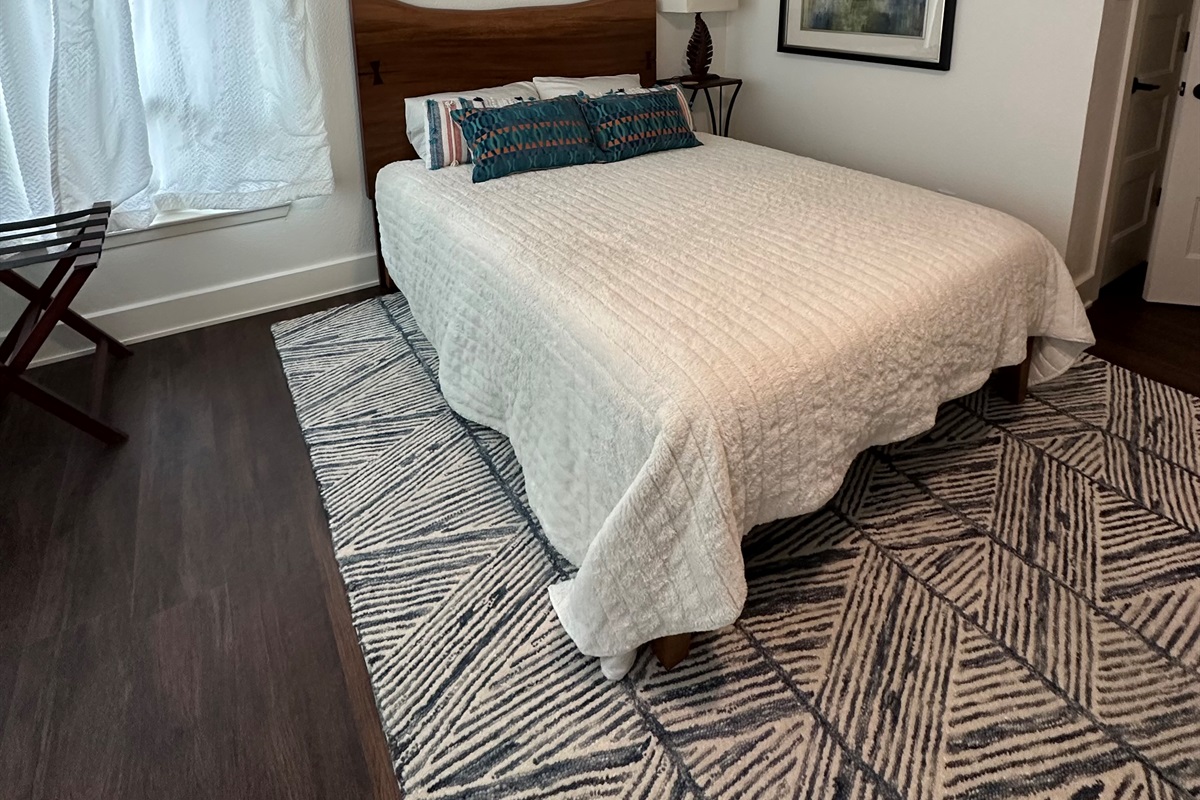 Guest Bedroom 3, Queen and Twin Beds