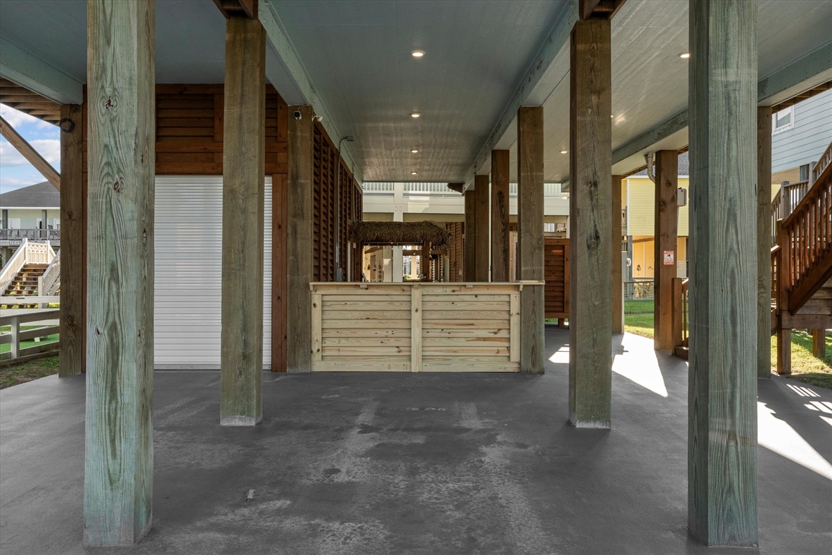 4b21eeedc7904c6789b2f2fa650b9f9d Large | Beachhouse | Texas | TX | Vacation Homes | Galveston | Crystal Beach | Kokomo | Breezy Days | Beachfront Elegance | Sunrise Serenity | Southern Sands Property Management, LLC