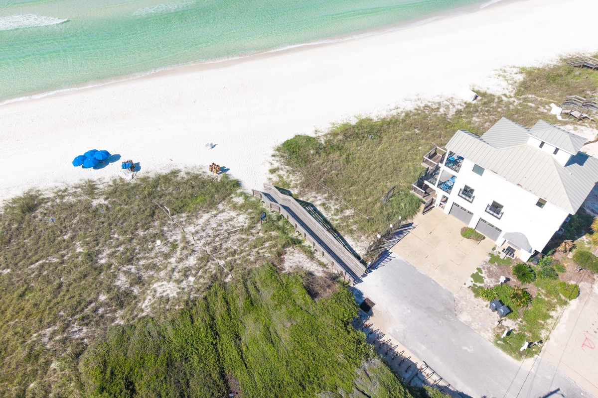 The areas largest, public beach access (Orange Street) is just a short walk or bike ride away!!!
