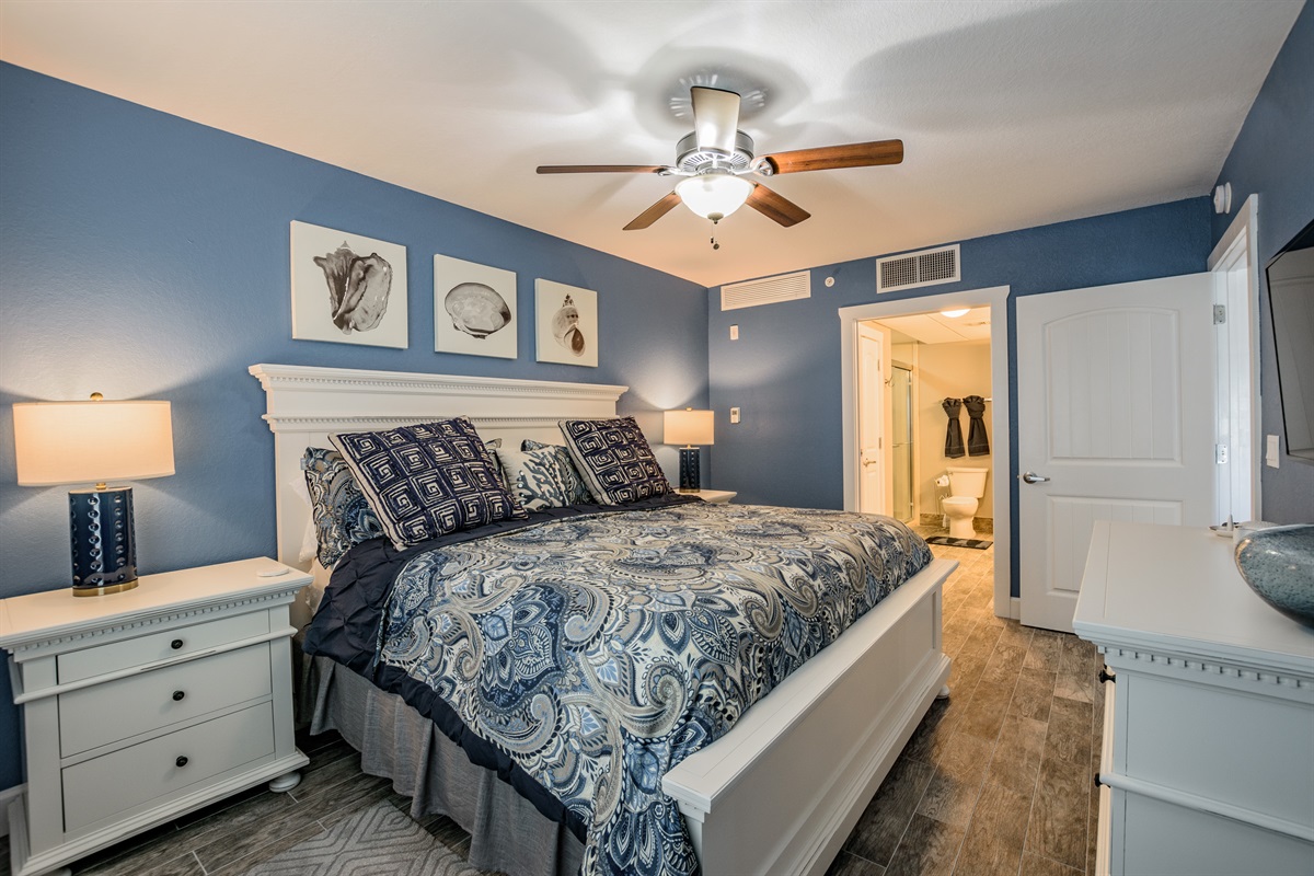 Master suite - king bed with attached bathroom