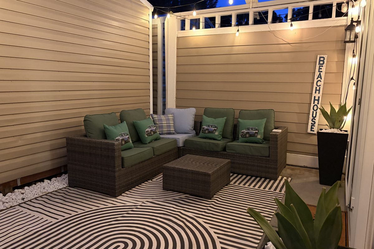 Enjoy ocean breeze in a warm lit private space